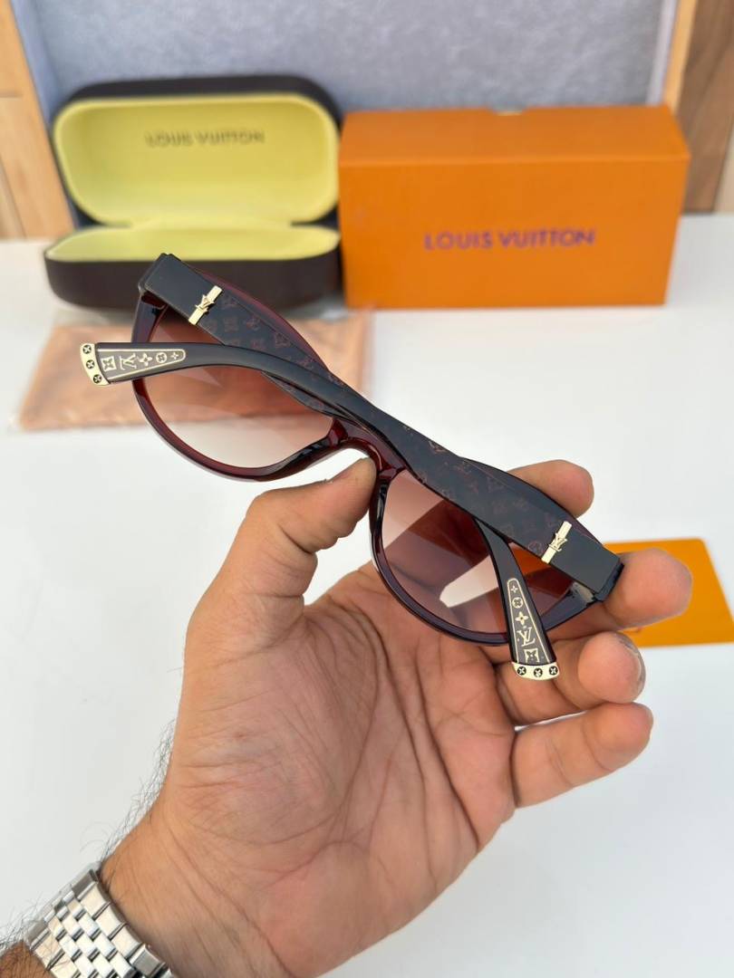Louis Vuitton_2901_brown