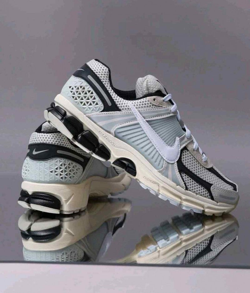 Nike Air Zoom Vomero 5 Supersonic 2562