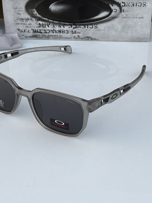 Oakley_3385_grey_black