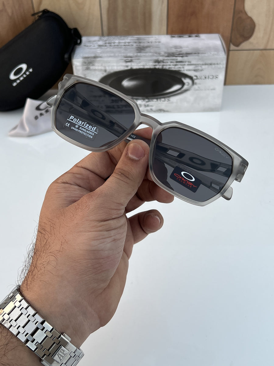 Oakley_3385_grey_black
