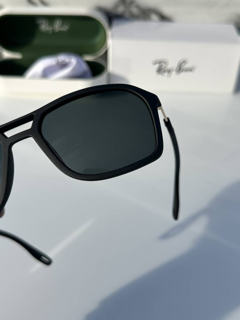 rey ban 4329 black green