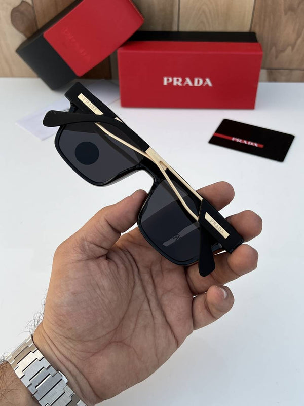Prada_144_black_gold