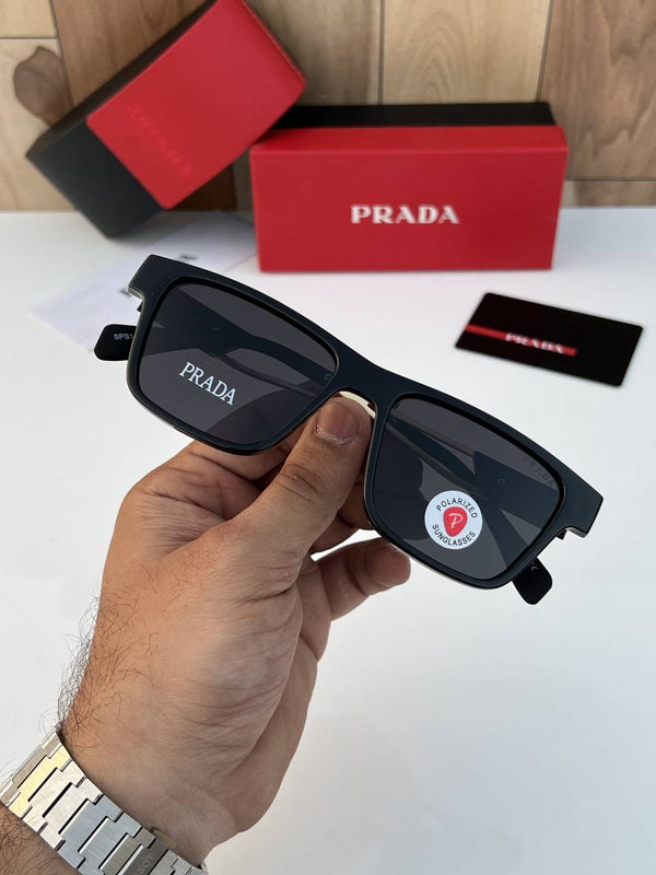 Prada_144_black_gold