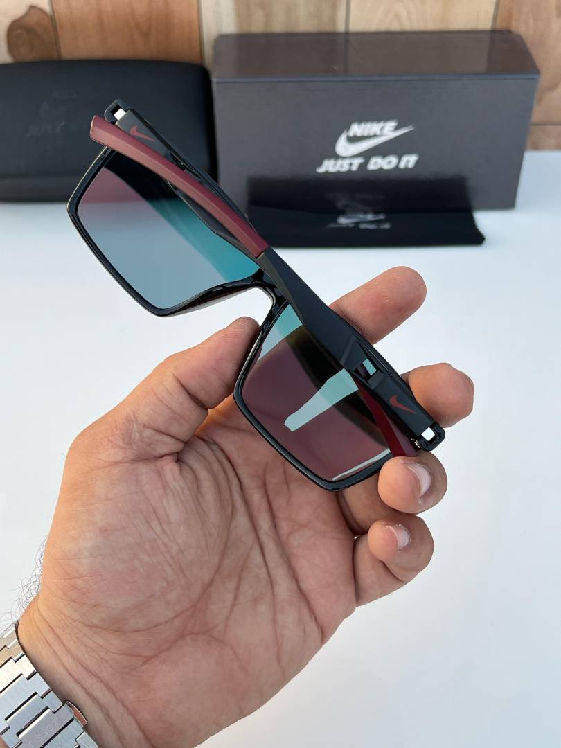 Nike_83128_black_red