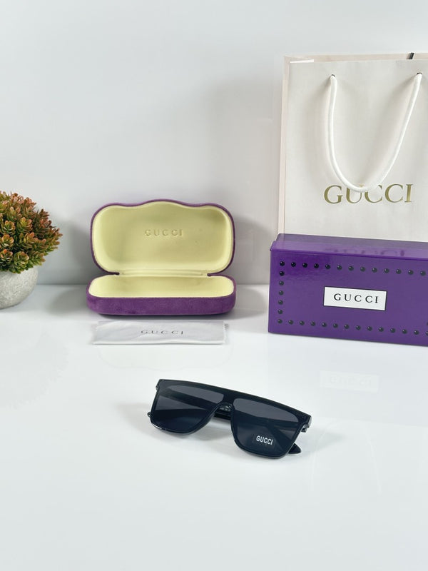 Gucci_0566_Gold_Black