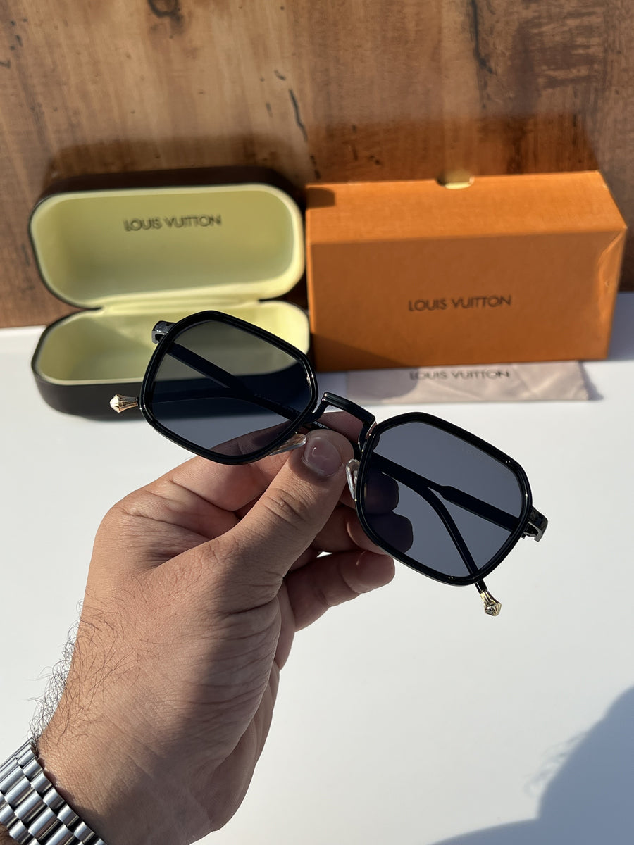 Louis Vuitton_69_full_black