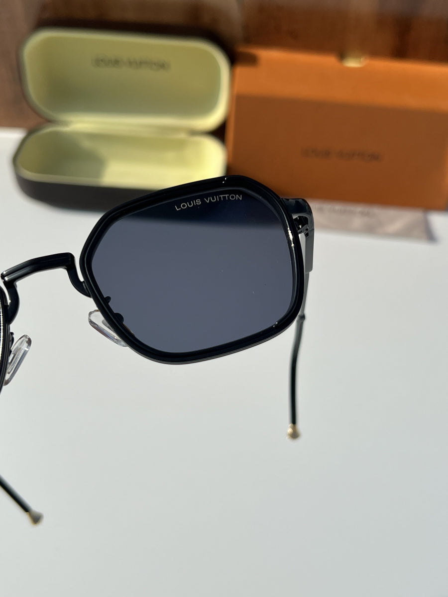 Louis Vuitton_69_full_black