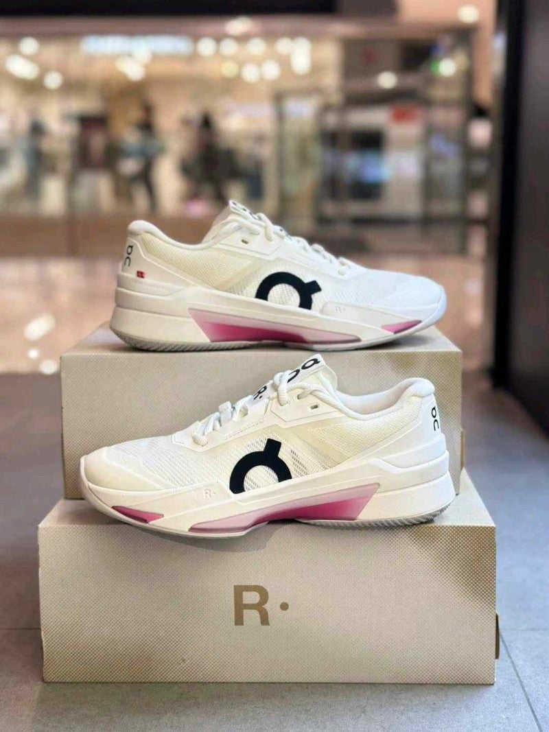 ON Running THE ROGER Pro Fire White Pink.