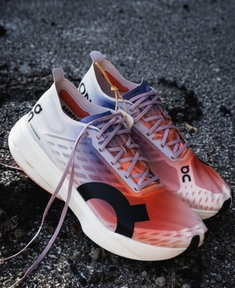 On Running Cloud Boom Strike White Flame 183