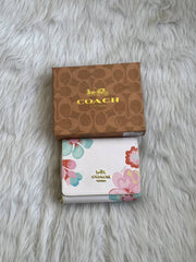 Coach_116_White_Trifold_Wallet_With_OriginalBox_DustCover_Premium