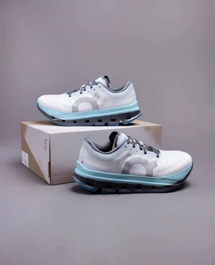 On Cloudflow 5 Running Arctic Blue