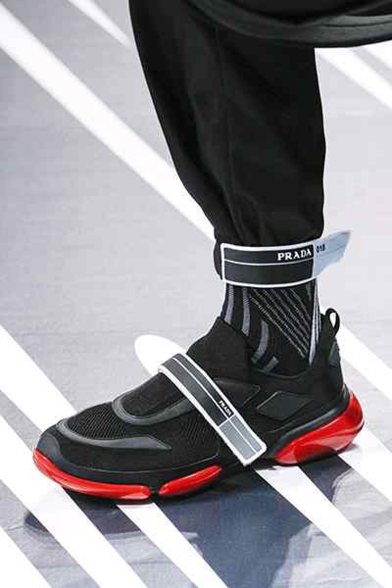 Praddaa Cloudbust Red