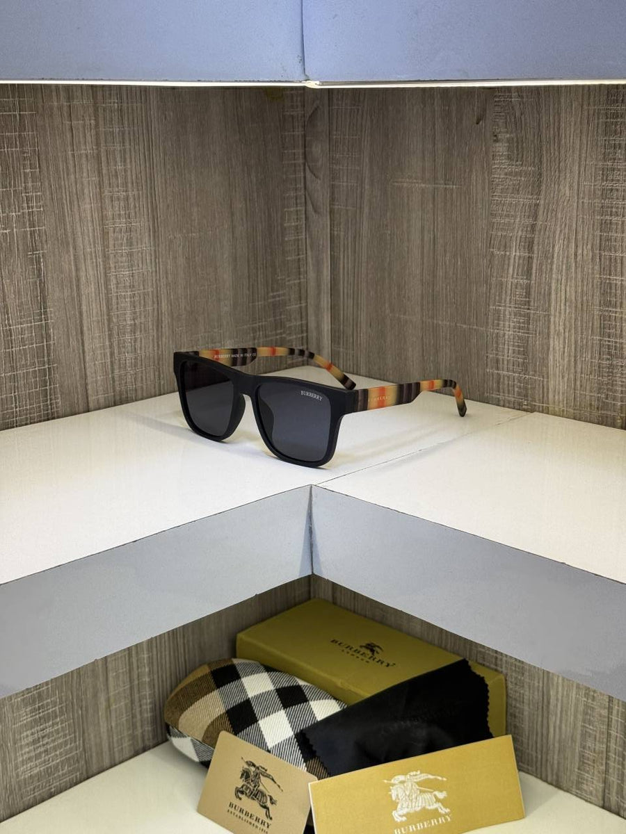 Burberry 4395 Store article sunglass