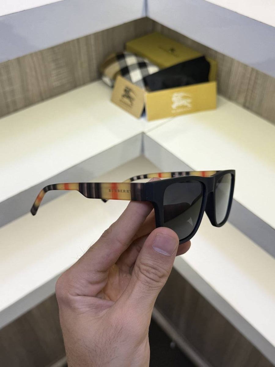 Burberry 4395 Store article sunglass