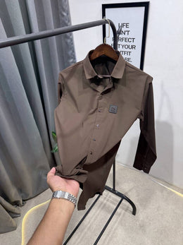 Hugo bos tukey imported shirt with brand button and logo on chest brown