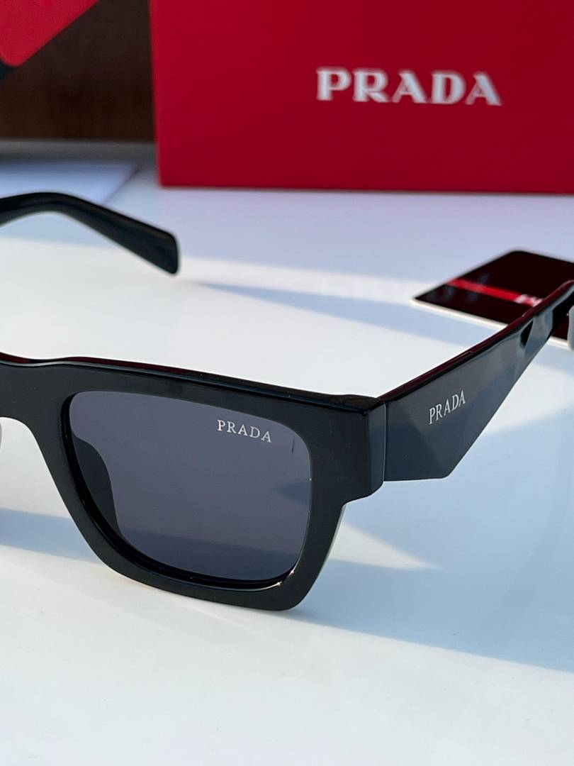 Prada_11_black