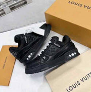 Louis_Vuittto_nn Monogram Trainer ALL BLACK With All Accessories