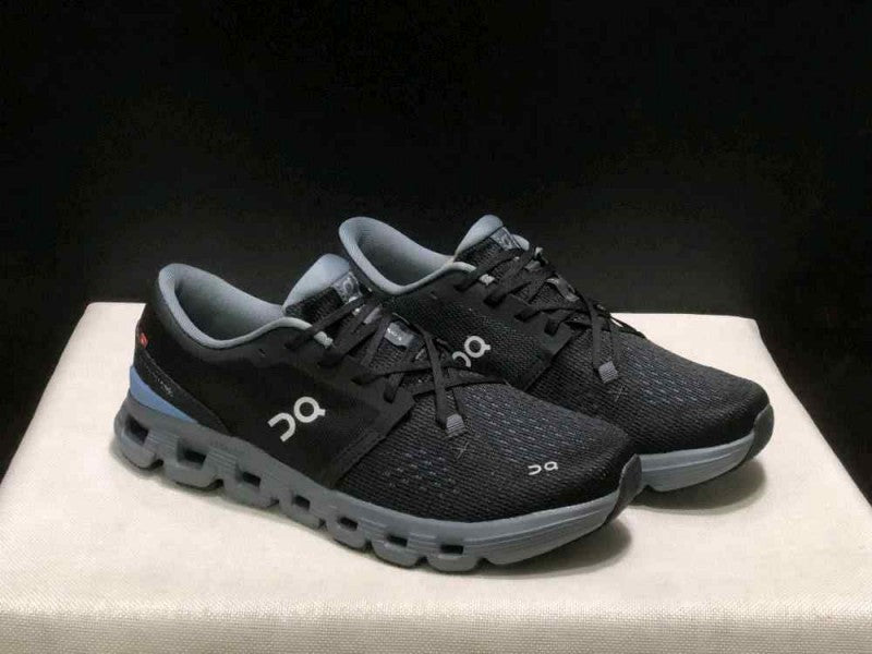 On running cloud x 4 black