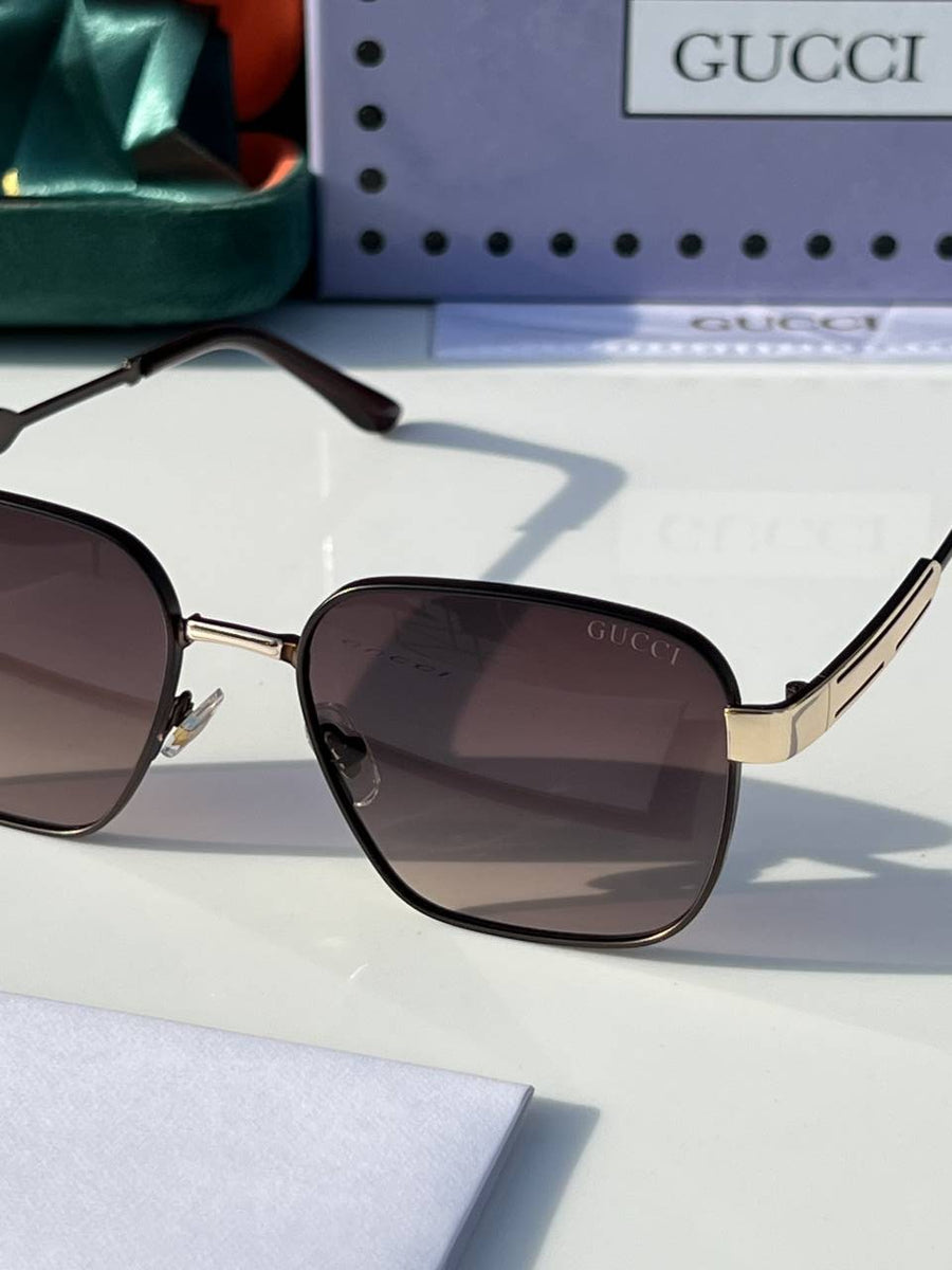 Gucci_526_gold_brown