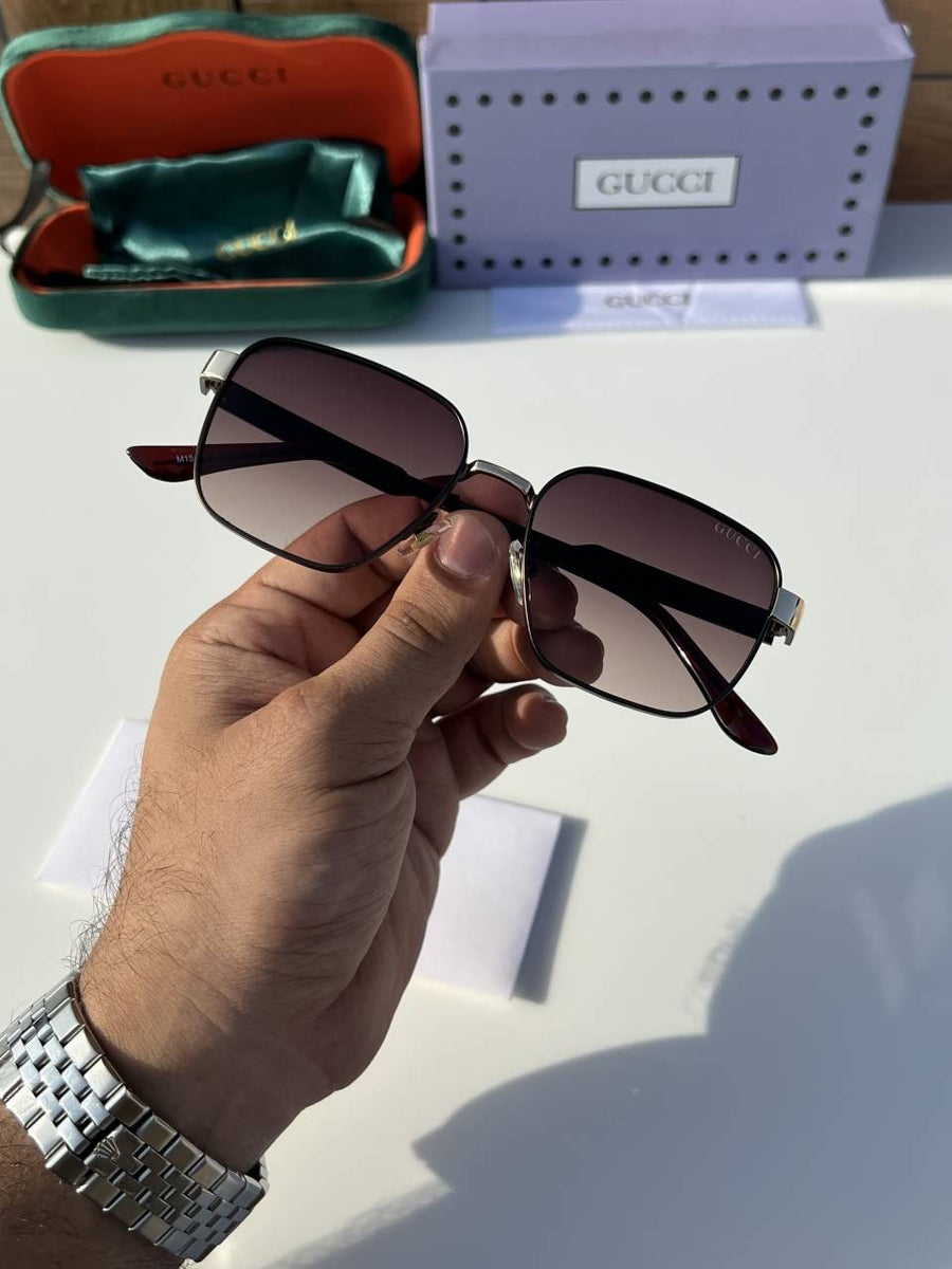 Gucci_526_gold_brown
