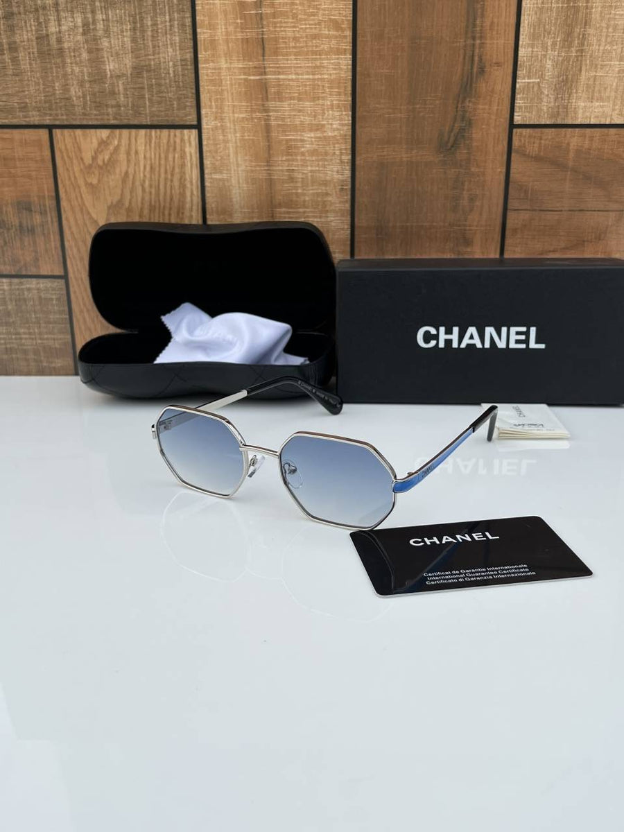 Chanel_1431_silver_blue