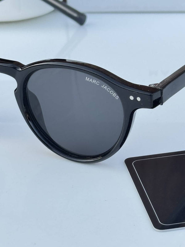 Marcjacobs1103_black