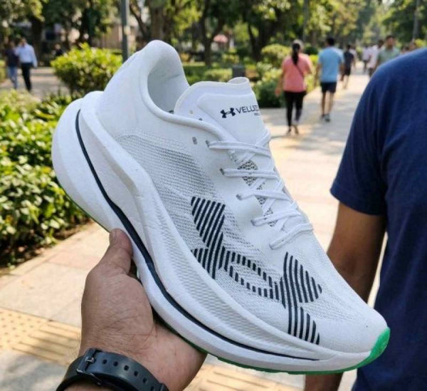 Under Armouurr Velociti Elite 3 White