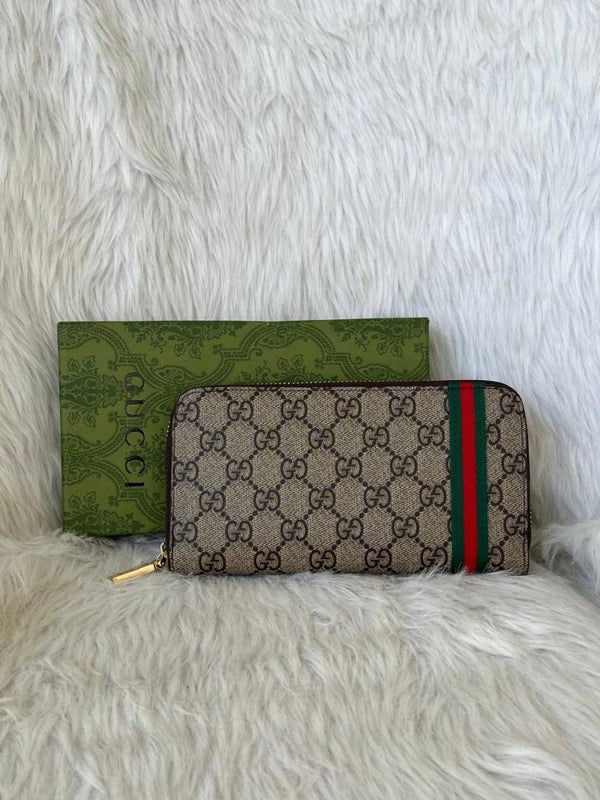 Gucci_151_Zippy_LongWallet_With_OriginalBox