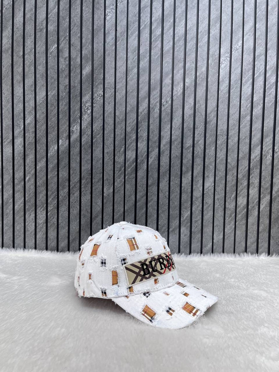 Burberry_Checks_Front_Logo_Premium_Unisex_Cap_With_Safety_Box