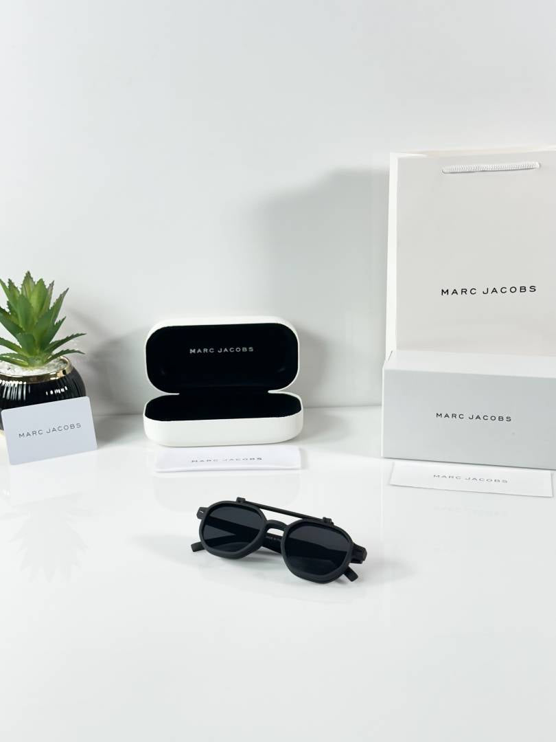 Marc Jacobs 1005 Flip Mate Black White