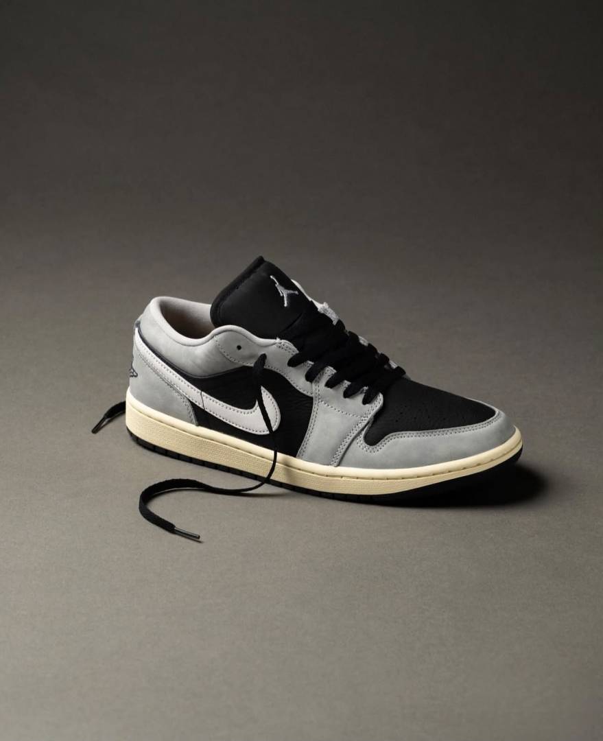 Nike AIR JORDAN 1 LOW LIGHT SMOKE GREY OFF NOIR