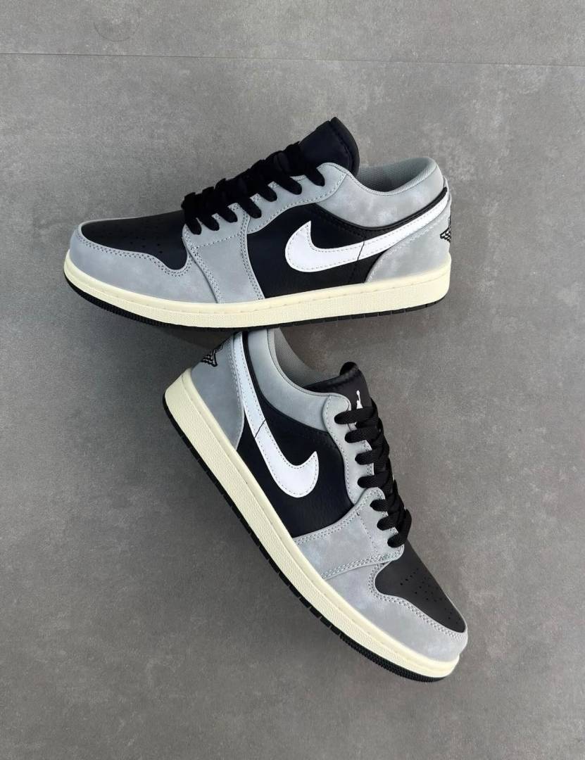 Nike AIR JORDAN 1 LOW LIGHT SMOKE GREY OFF NOIR