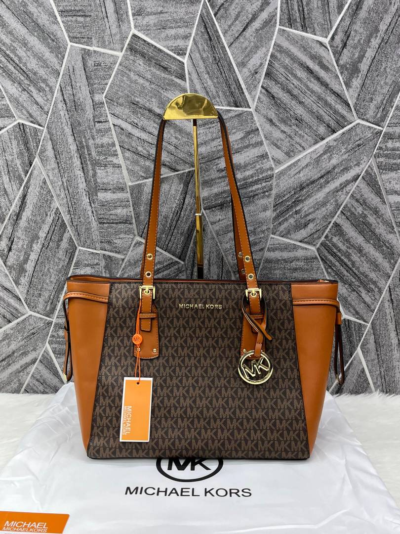 Michael_Kors_Voyager_Tote_Premium_Highend_With_DustCover