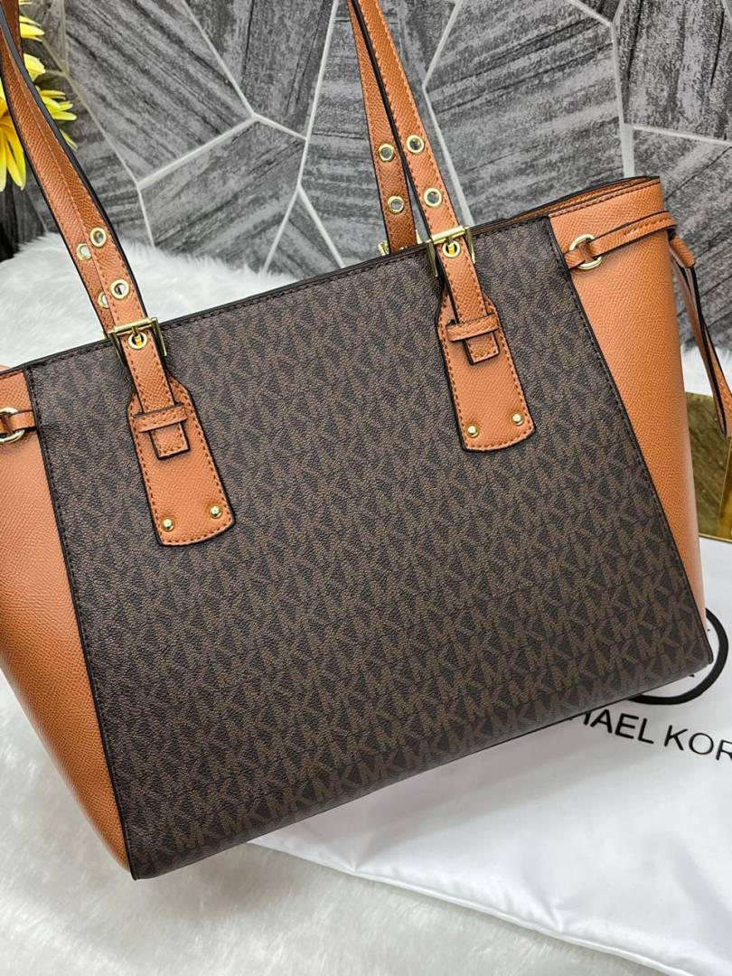 Michael_Kors_Voyager_Tote_Premium_Highend_With_DustCover