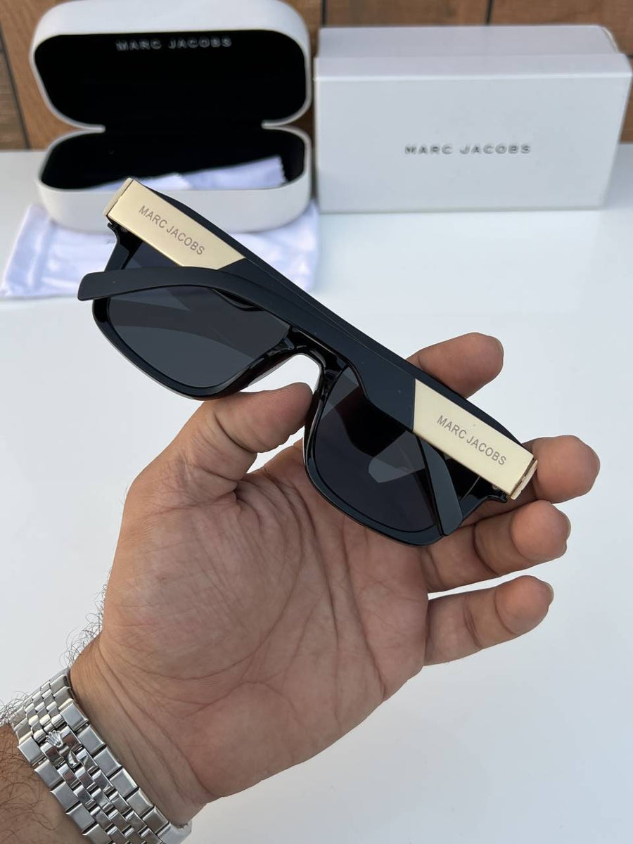 Marc_jacobs_1004_black_gold