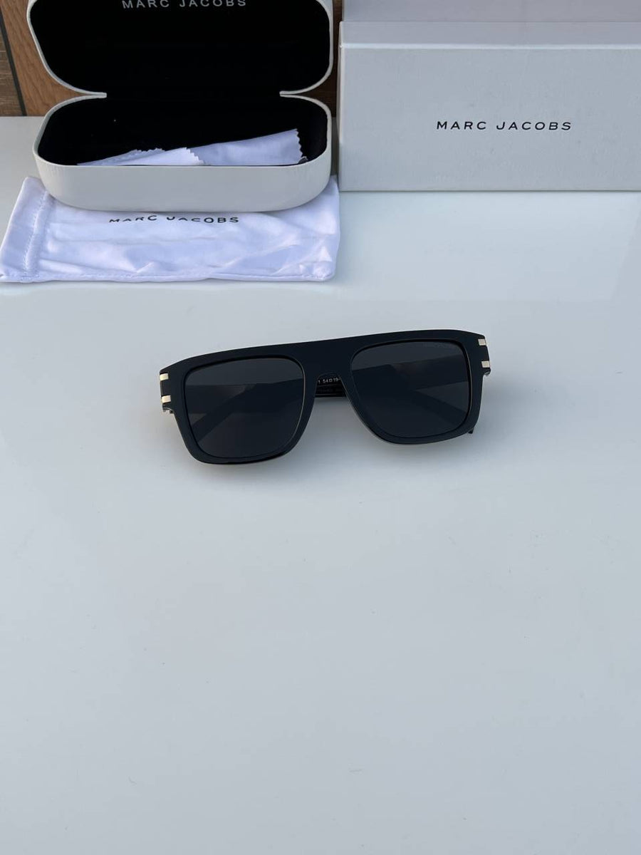 Marc_jacobs_1004_black_gold