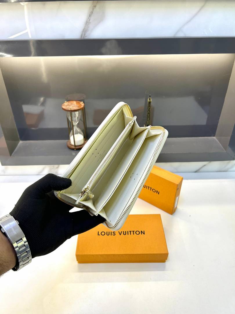 Louis Vuitton Long Wallet White Fa 460