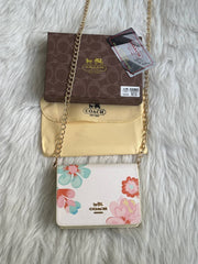 Coach_122_White_ChainOnWallet_With_OriginalBox_DustCover_BrandCard