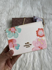 Coach_122_White_ChainOnWallet_With_OriginalBox_DustCover_BrandCard
