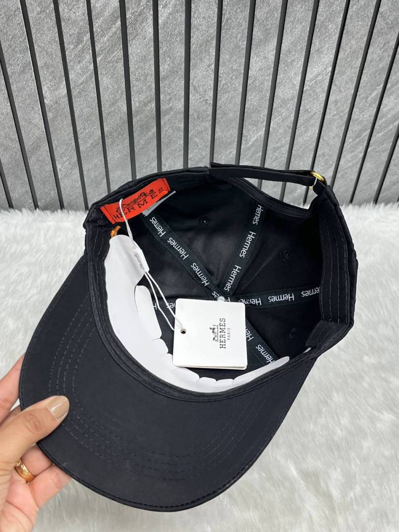 Hermes_Front_Logo_Black_Premium_Unisex_Cap_With_Safety_Box