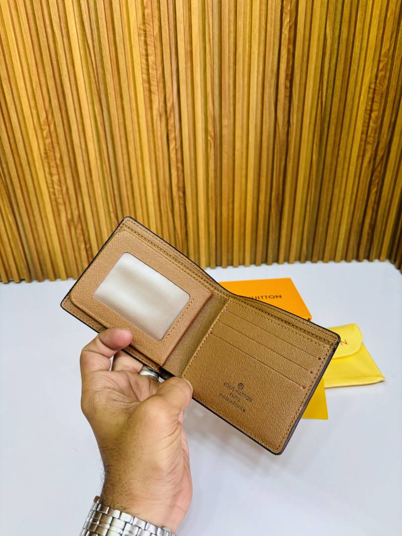 136 LV LOIUS VUTTON PREMIUM QUALITY WALLET