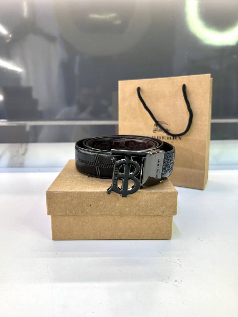 Burberry Reversible Glossy Black Belt Fa 204