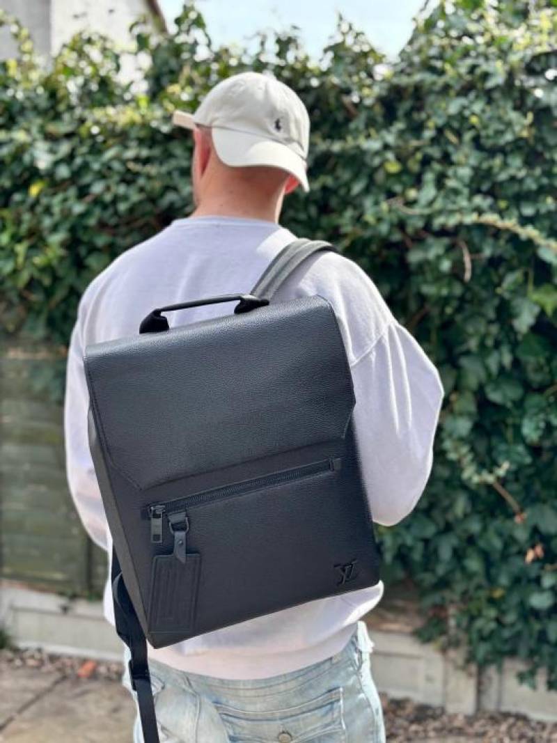 Louis Vuitton LV M21367 Aerogram Fastline Backpack With Dust Bag & Tags (Black - 1182)