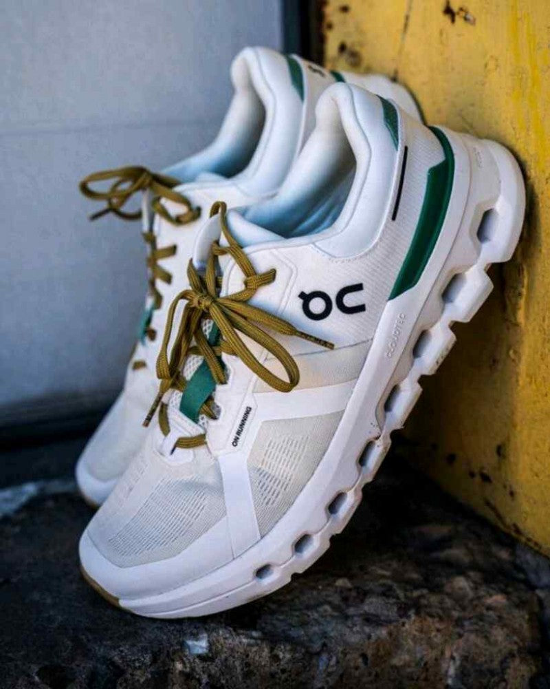 ON Cloudrunner 2 undyed white green