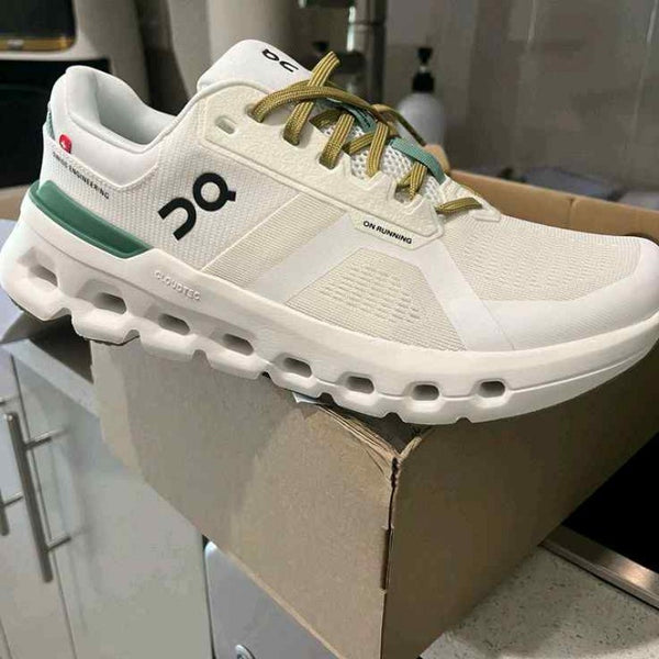 ON Cloudrunner 2 undyed white green