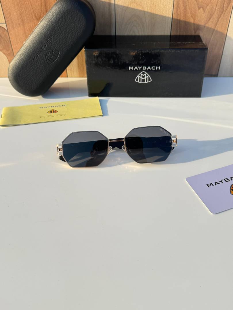 Maybach_9126_gold_black