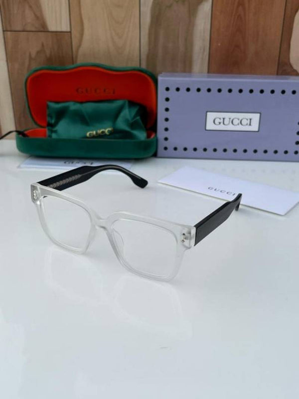 Gucci_2610_white_plano
