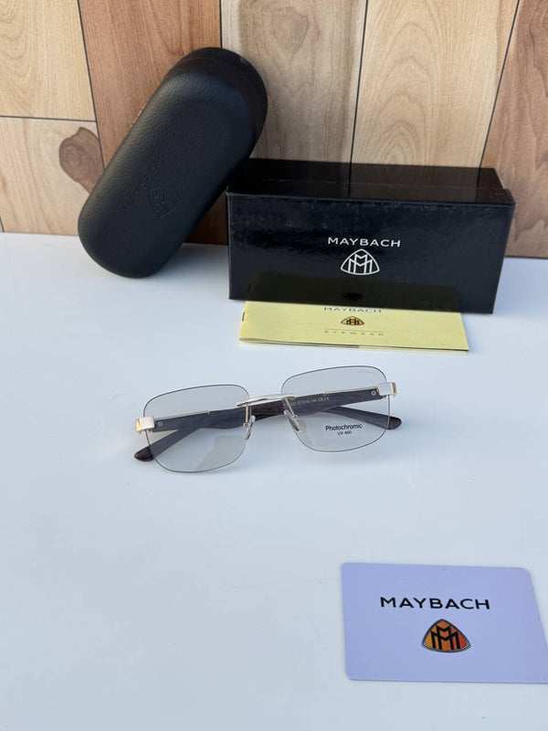 Maybach_1030_gold_grey_wooden