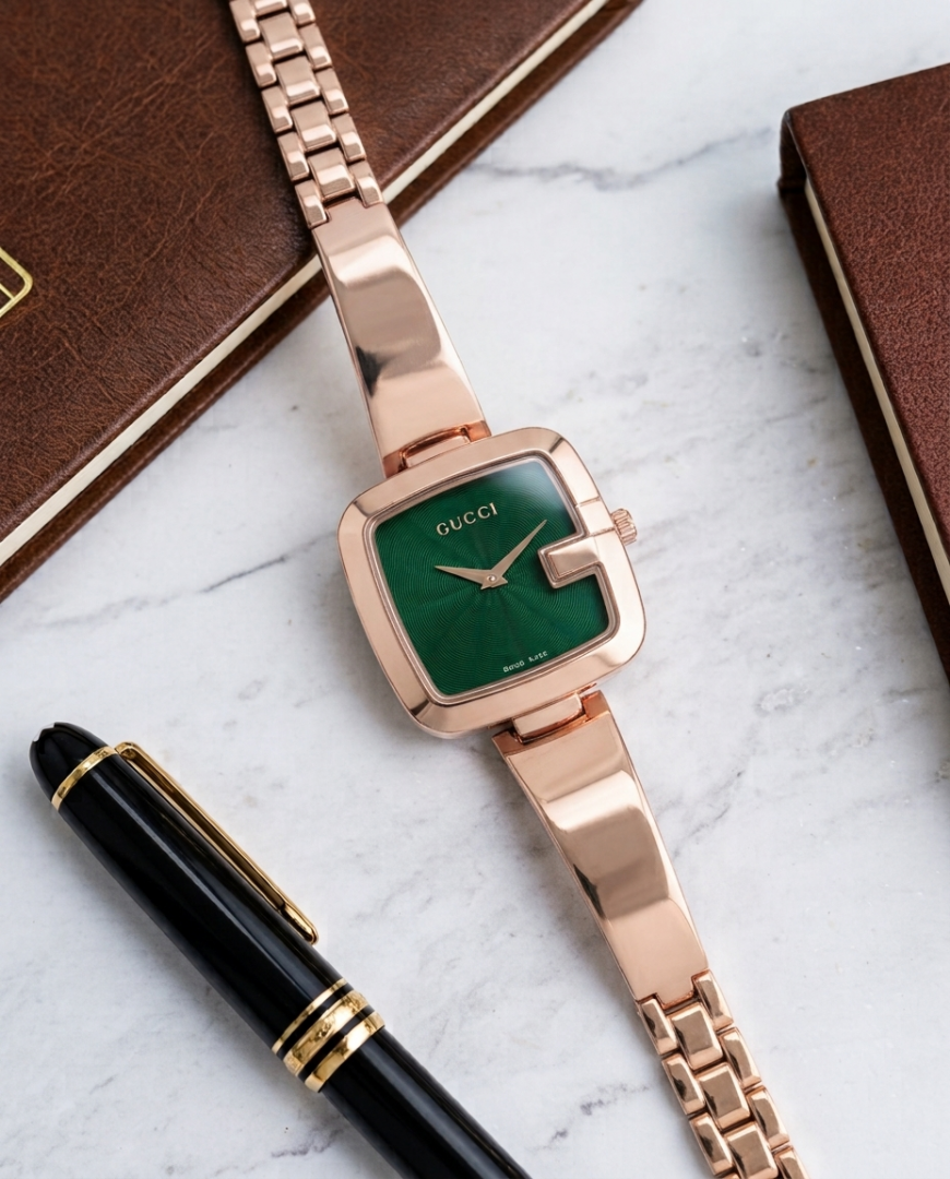 Gucci Striking Square Case With A Unique G