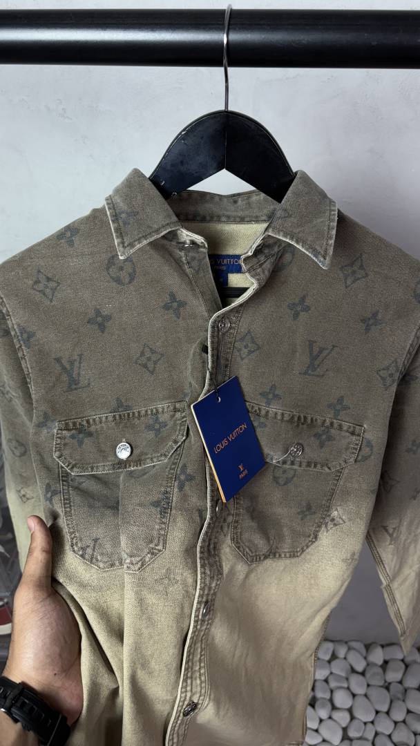 Louis Vuitto Premium Shirts 3135